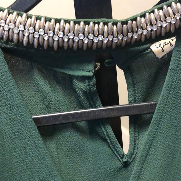 Beautiful Green Blouse - Picture 5 of 6